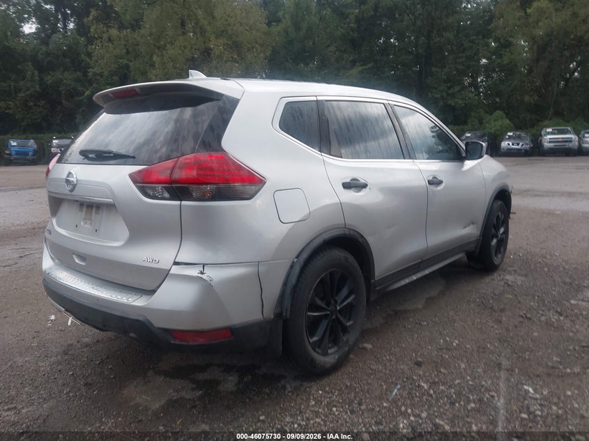 2017 NISSAN ROGUE auction photo 4