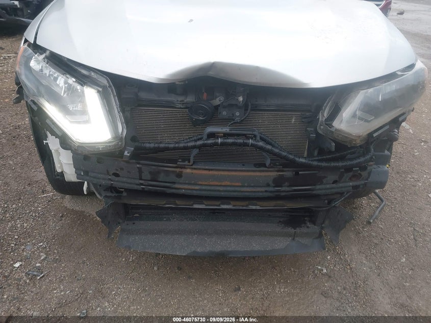 2017 NISSAN ROGUE auction photo 6