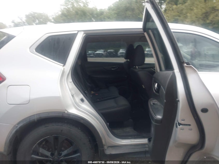 2017 NISSAN ROGUE auction photo 8