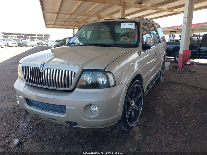 2004 LINCOLN NAVIGATOR auction photo 2