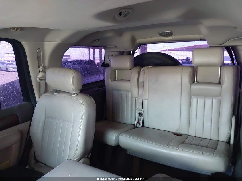 2004 LINCOLN NAVIGATOR auction photo 8
