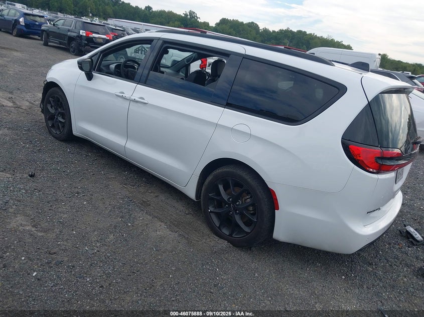 2025 CHRYSLER PACIFICA auction photo 3