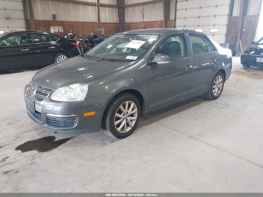 2010 VOLKSWAGEN JETTA auction photo 2