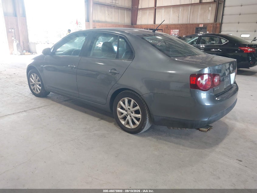 2010 VOLKSWAGEN JETTA auction photo 3