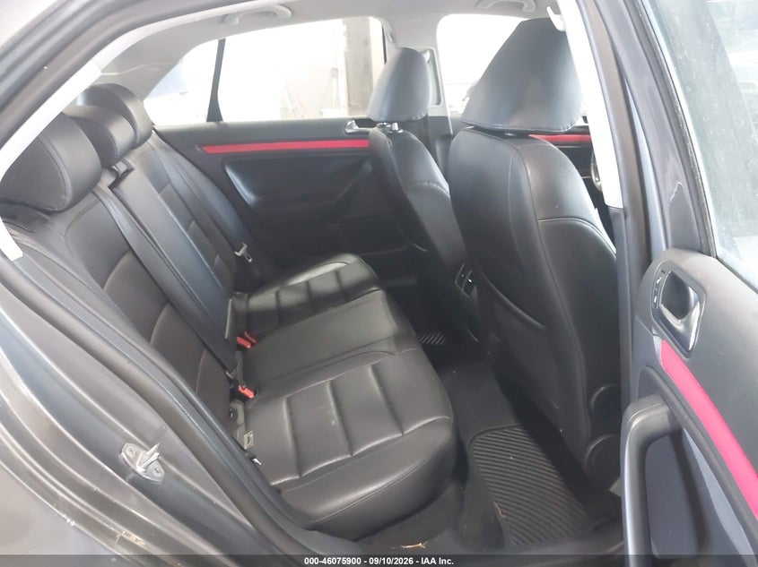 2010 VOLKSWAGEN JETTA auction photo 8