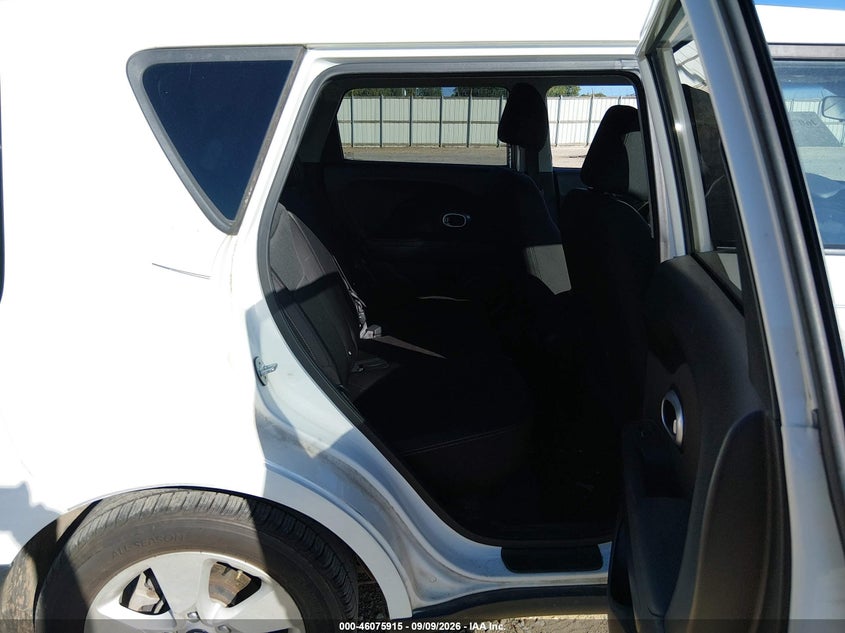 2019 KIA SOUL auction photo 8