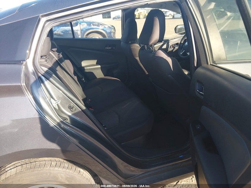 2017 TOYOTA PRIUS auction photo 8