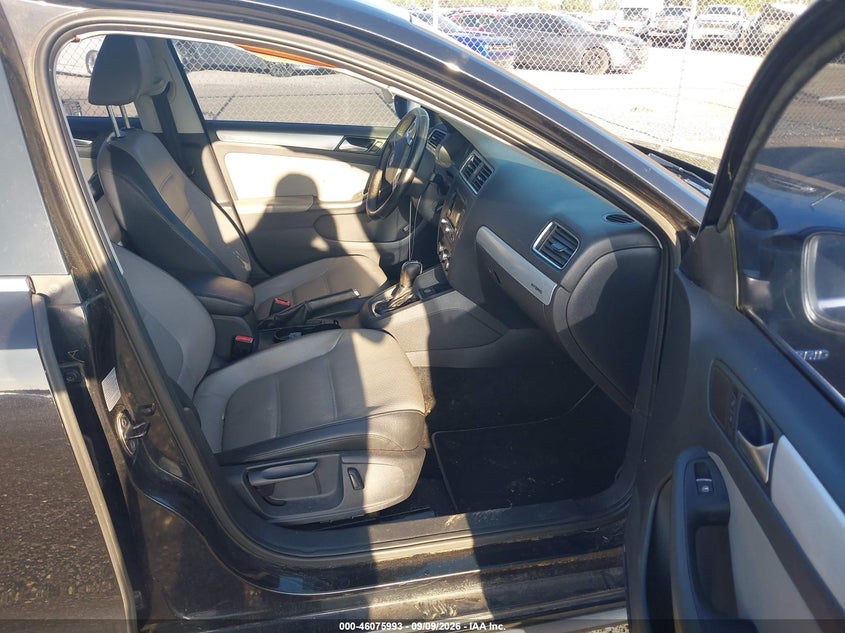 2014 VOLKSWAGEN JETTA HYBRID auction photo 5
