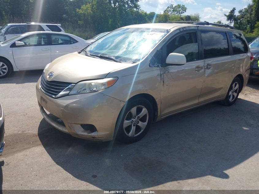 Vin: 5tdkk3dc4bs104676, lot: 46575724, toyota sienna le v6 20112