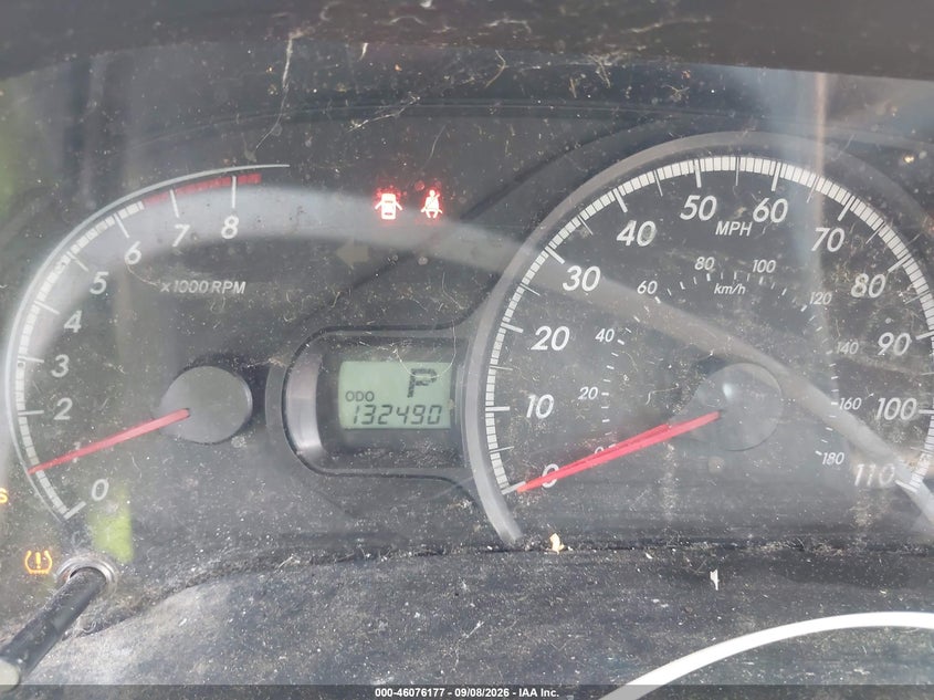 2011 TOYOTA SIENNA auction photo 7
