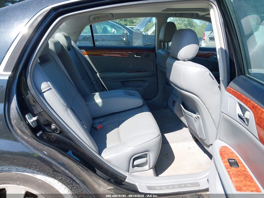2006 TOYOTA AVALON auction photo 8