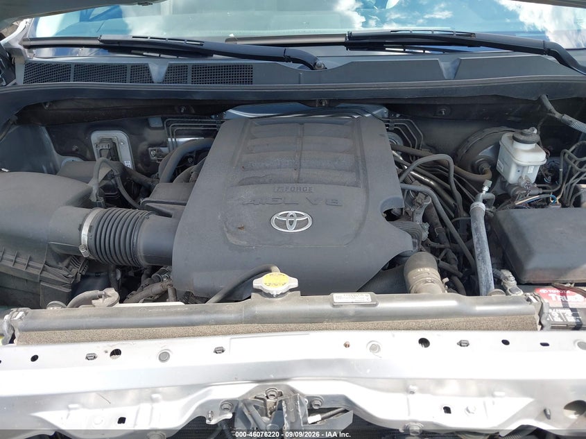 TOYOTA TUNDRA - zdjęcie 10