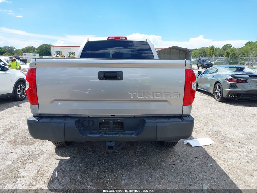 TOYOTA TUNDRA - zdjęcie 16