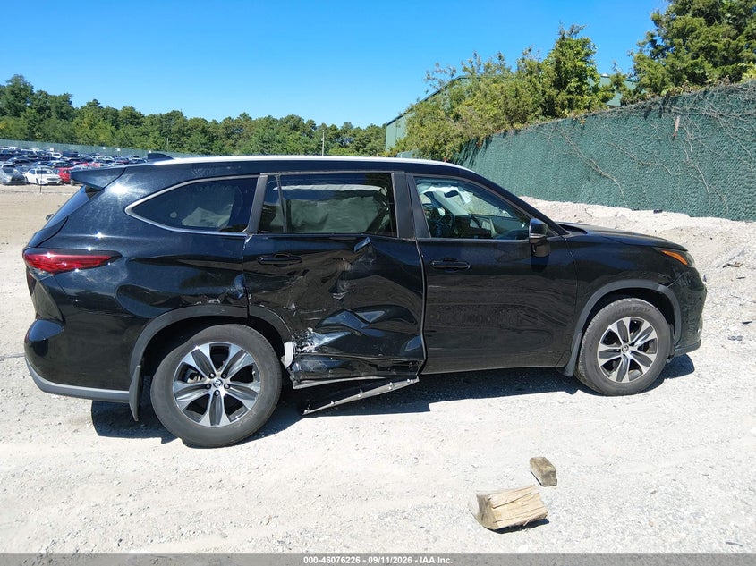 TOYOTA HIGHLANDER - zdjęcie 13