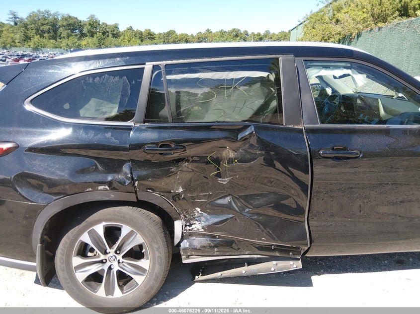TOYOTA HIGHLANDER - zdjęcie 8