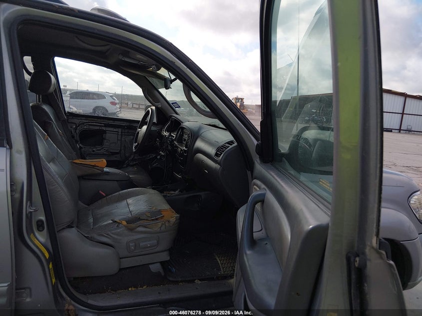2003 TOYOTA SEQUOIA auction photo 5