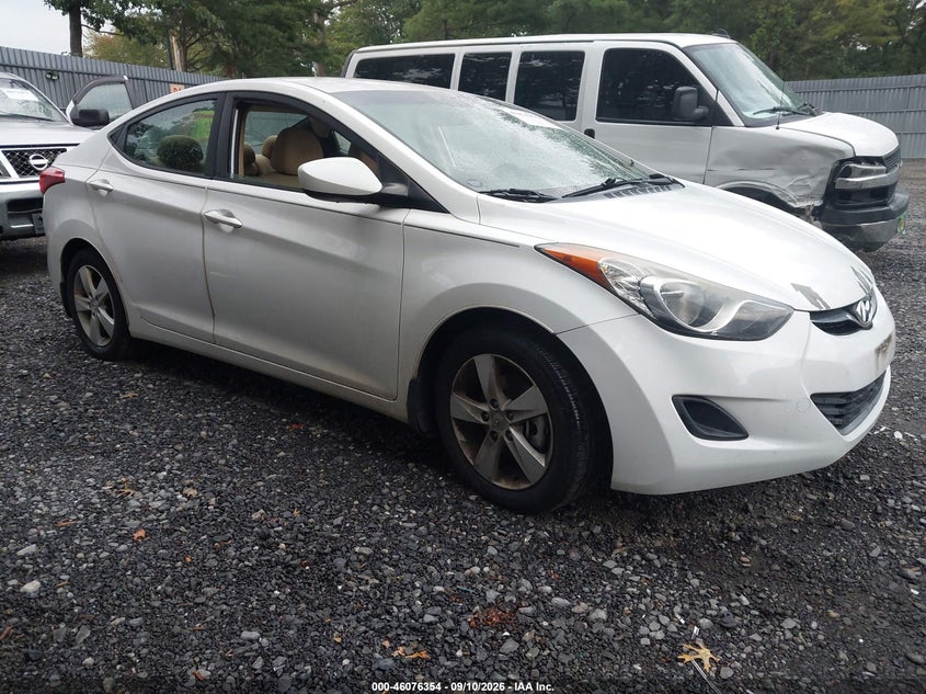 2013 HYUNDAI ELANTRA auction photo 1