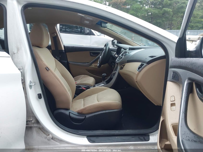 2013 HYUNDAI ELANTRA auction photo 5