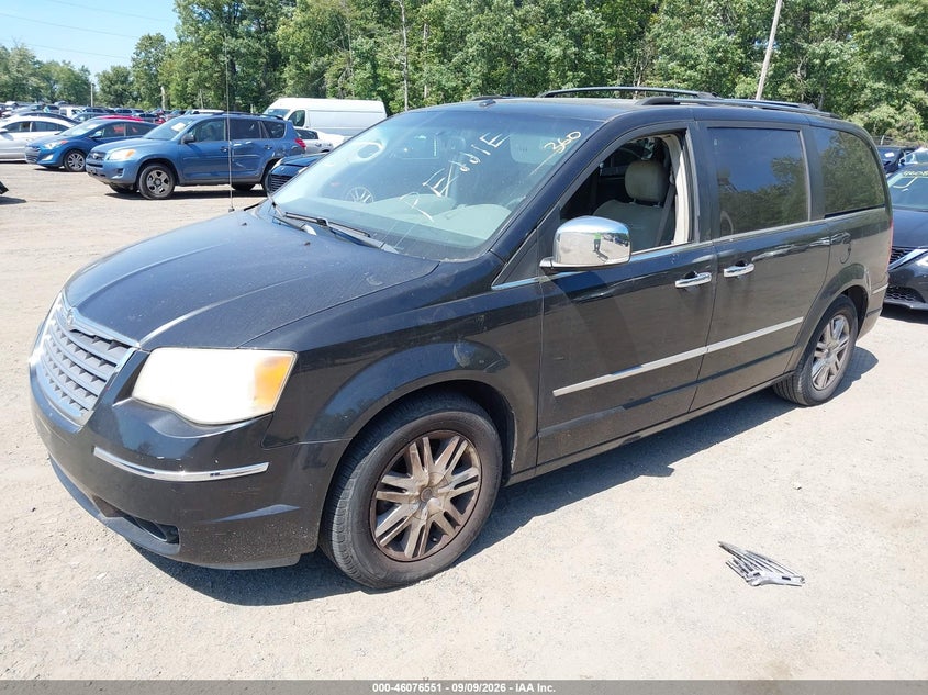 2008 CHRYSLER TOWN & COUNTRY auction photo 2