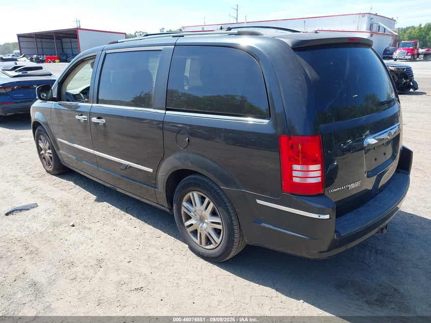 2008 CHRYSLER TOWN & COUNTRY auction photo 3