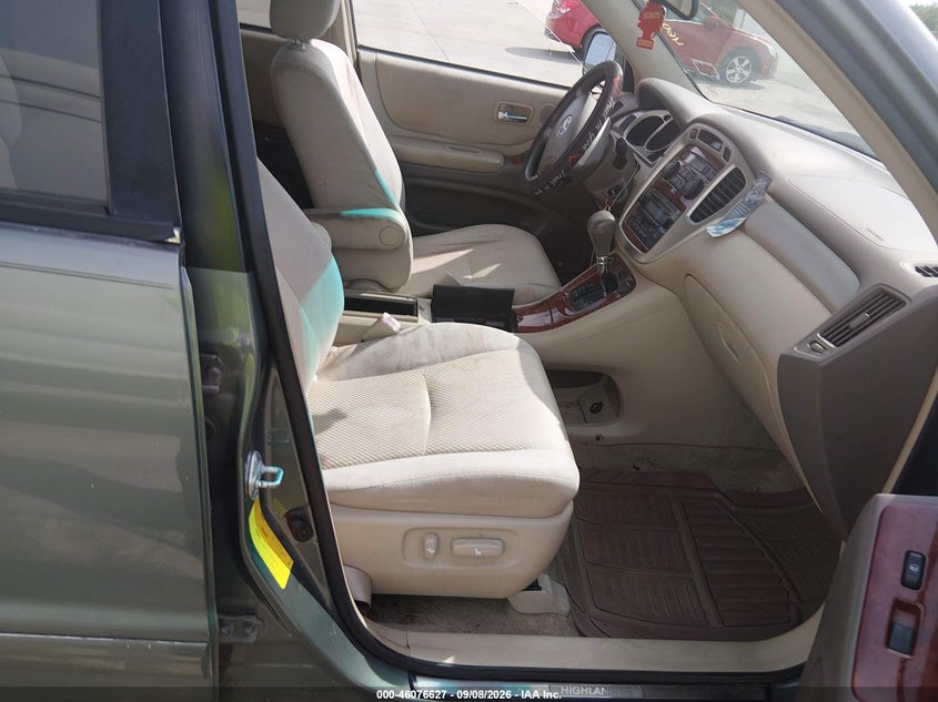 2004 TOYOTA HIGHLANDER auction photo 5