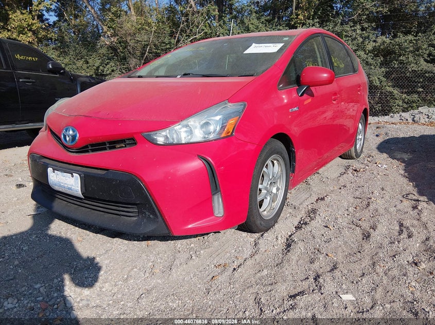 2016 TOYOTA PRIUS V auction photo 2