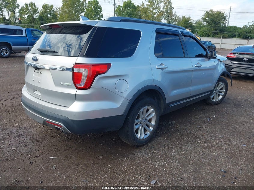 2016 FORD EXPLORER XLT · Photo 4