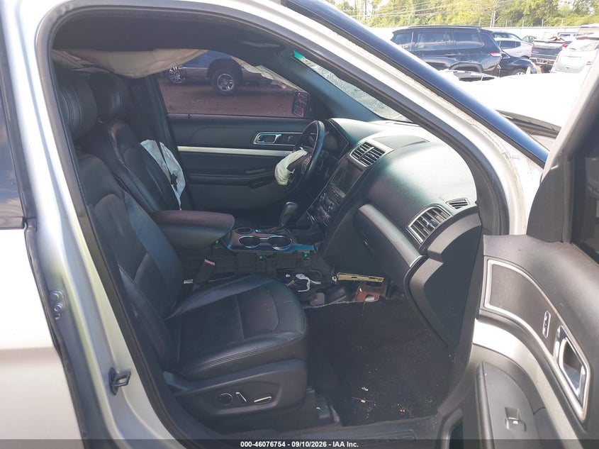 2016 FORD EXPLORER XLT · Photo 5