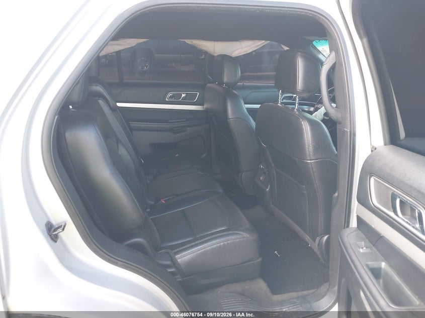 2016 FORD EXPLORER XLT · Photo 8