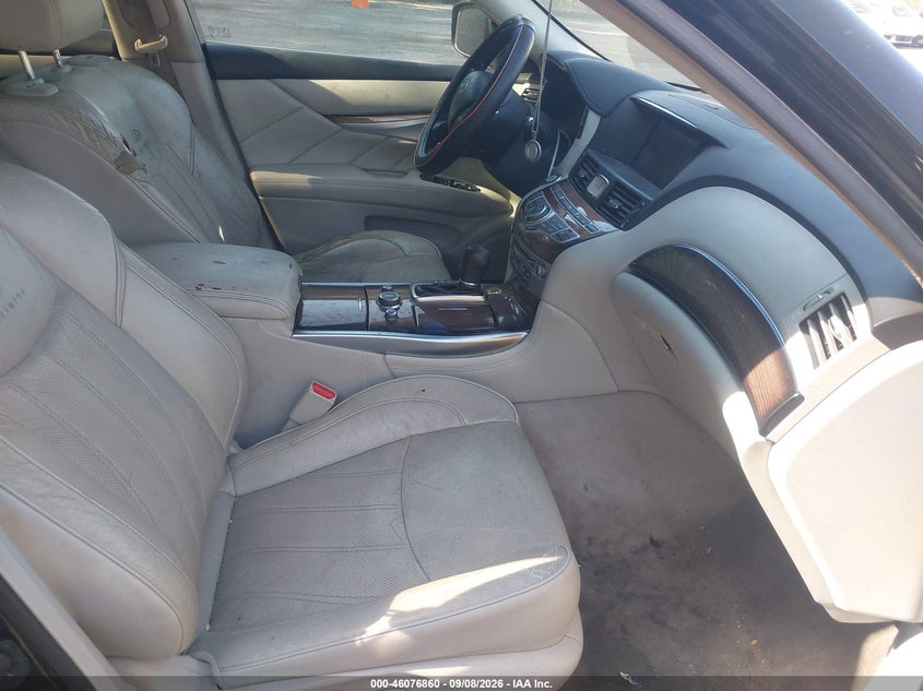 2011 INFINITI M56X auction photo 5