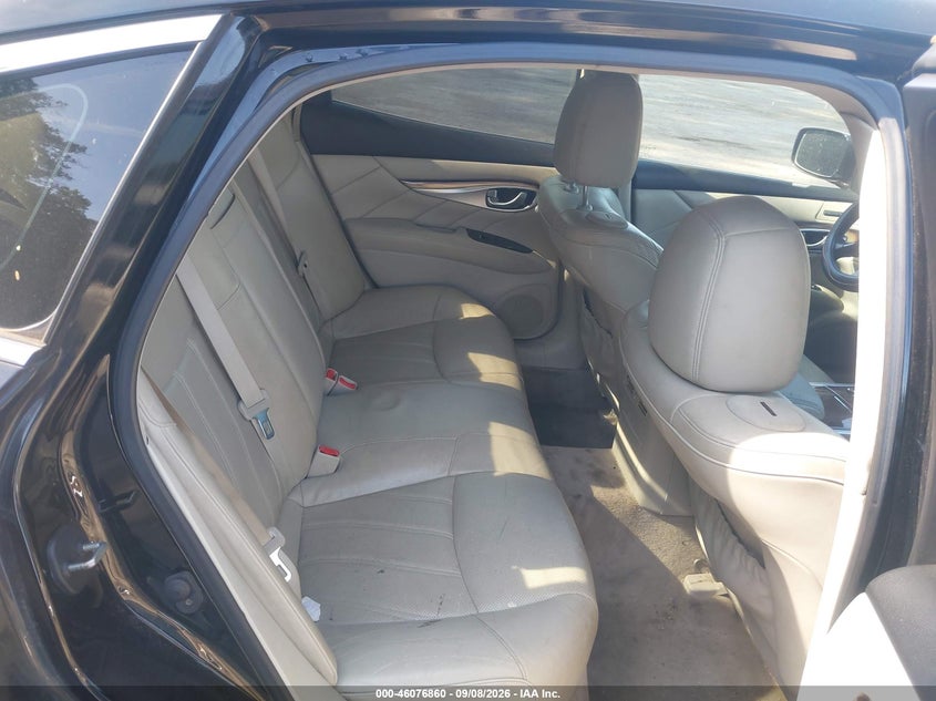 2011 INFINITI M56X auction photo 8