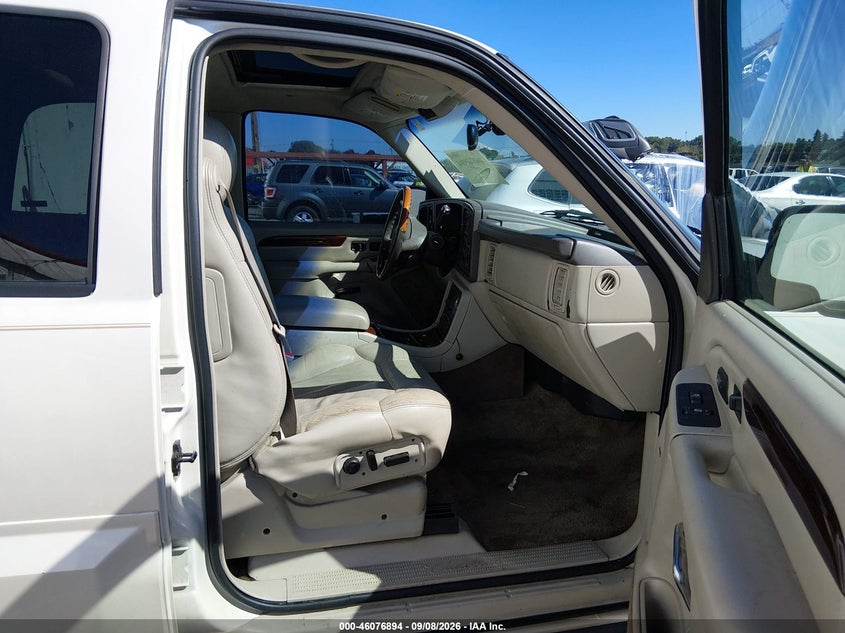 2002 CADILLAC ESCALADE auction photo 5