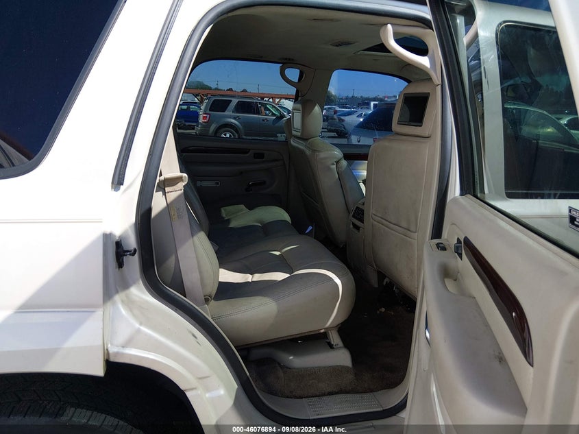 2002 CADILLAC ESCALADE auction photo 8
