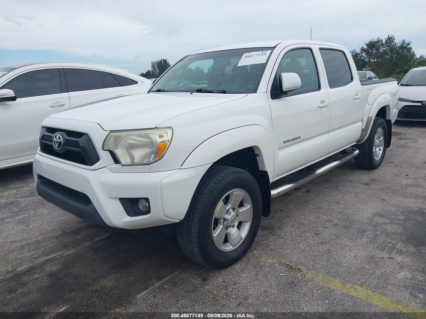 2013 TOYOTA TACOMA auction photo 2