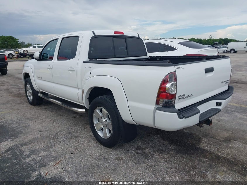 2013 TOYOTA TACOMA auction photo 3
