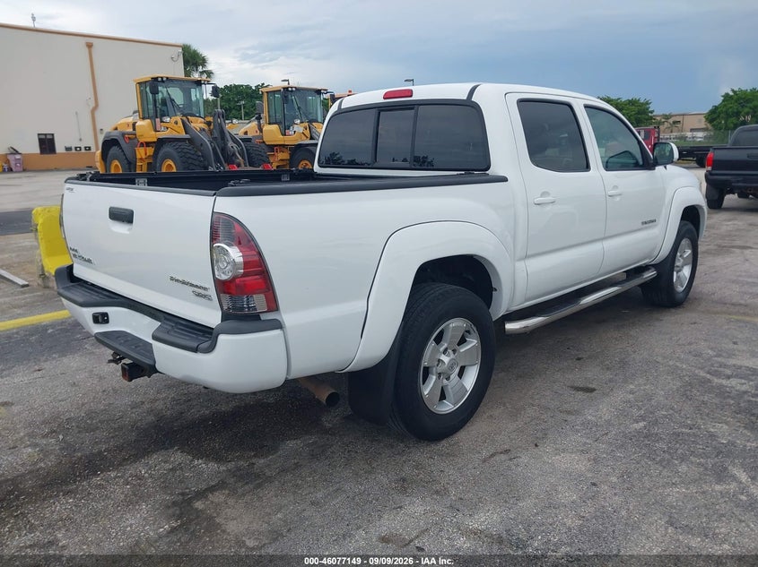 2013 TOYOTA TACOMA auction photo 4
