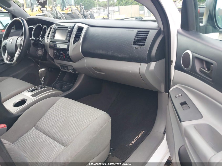 2013 TOYOTA TACOMA auction photo 5