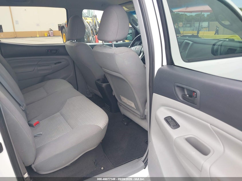 2013 TOYOTA TACOMA auction photo 8