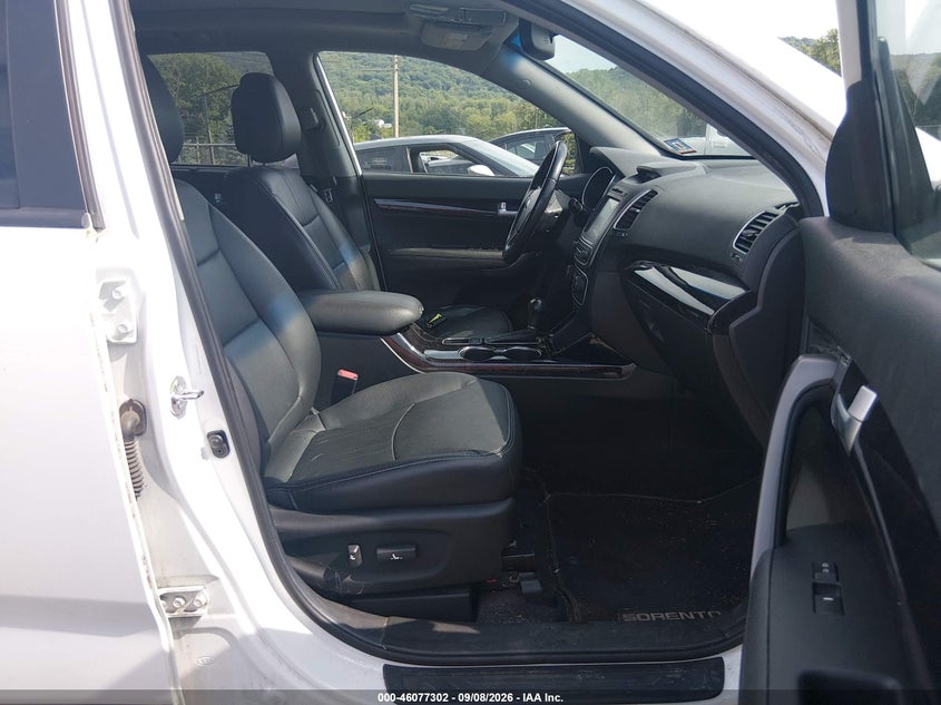 2014 KIA SORENTO auction photo 5