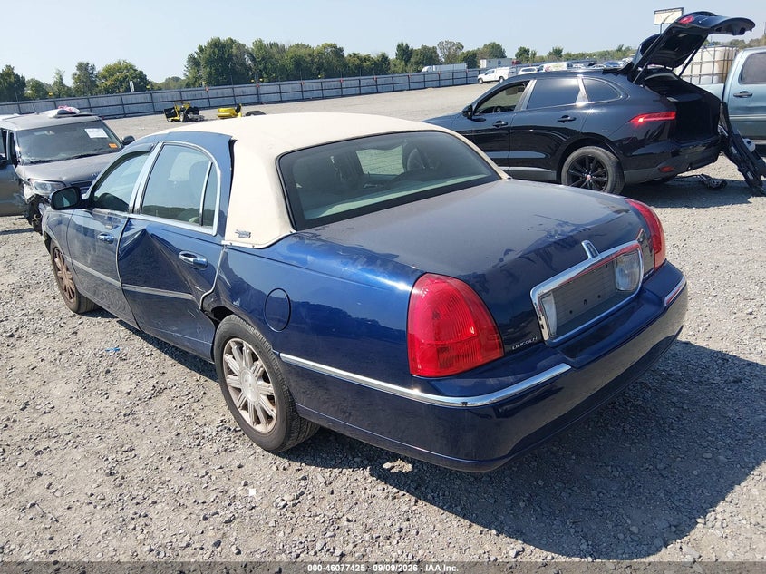 Vin: 2lnbl8cv8bx752308, lot: 46576972, lincoln town car signature limited 20113