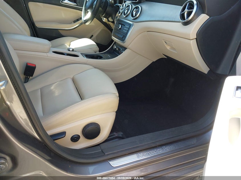 MERCEDES-BENZ CLA 250 - zdjęcie 5