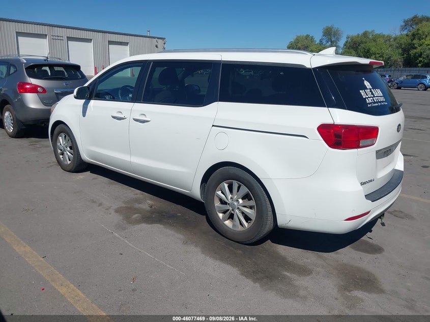2016 KIA SEDONA auction photo 3