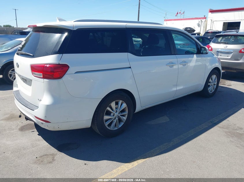 2016 KIA SEDONA auction photo 4