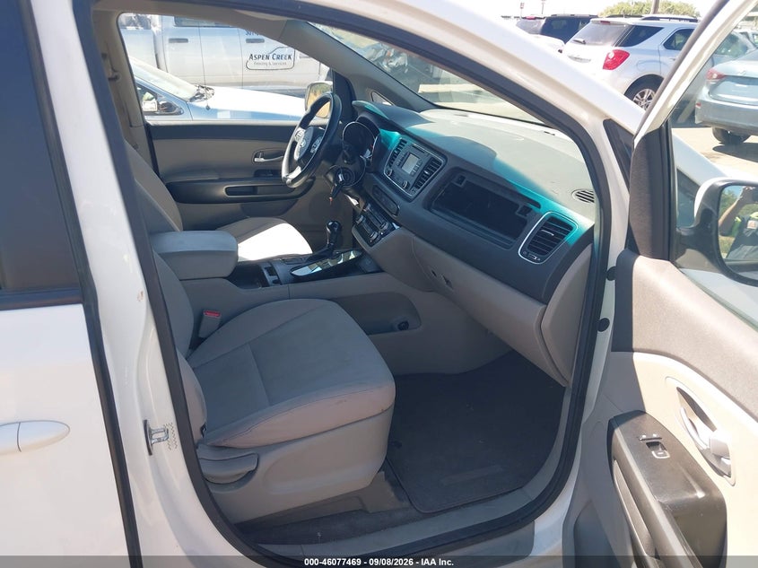 2016 KIA SEDONA auction photo 5