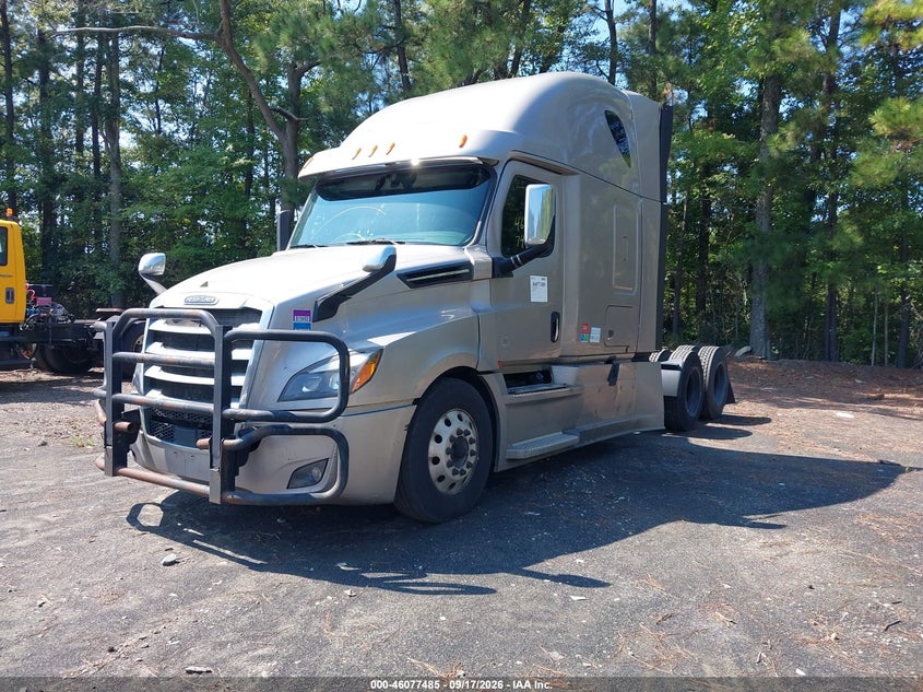 2019 FREIGHTLINER NEW CASCADIA 126 auction photo 2