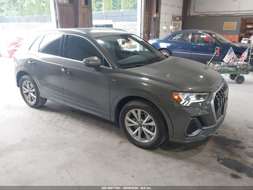 AUDI Q3