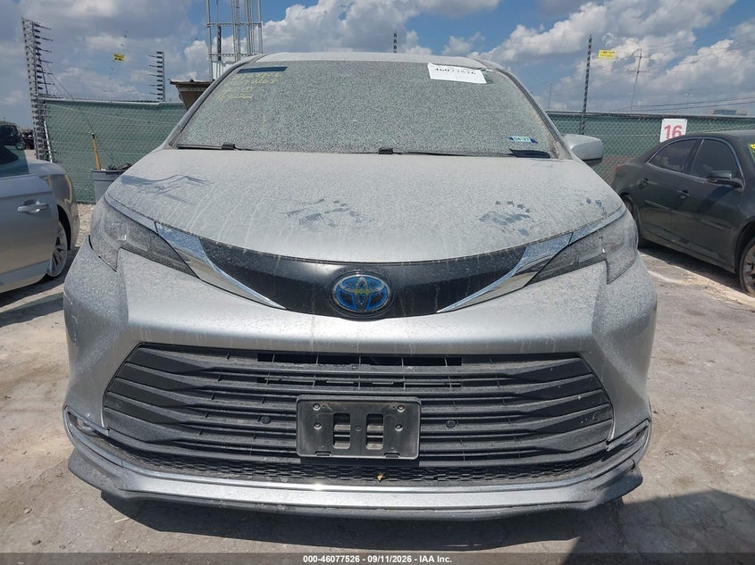 TOYOTA SIENNA - zdjęcie 12