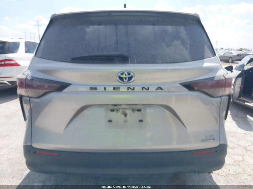 TOYOTA SIENNA - zdjęcie 16