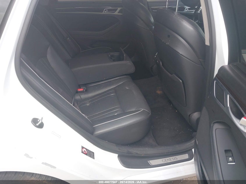 HYUNDAI GENESIS 2016 VIN KMHGN4JE1GU133687
