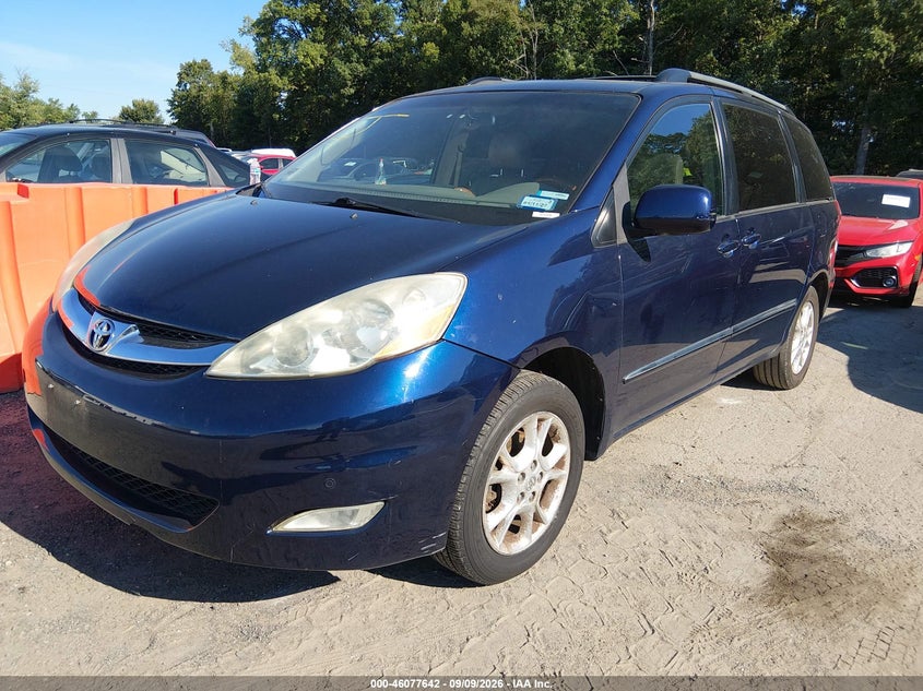 2006 TOYOTA SIENNA auction photo 2